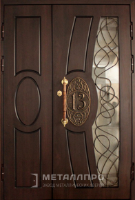 Дверь металлическая «Парадная дверь №109» с внешней стороны Массив дуба