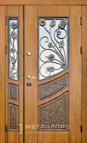 Дверь металлическая «Парадная дверь №411» с внешней стороны Массив дуба