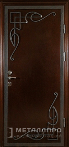 Дверь металлическая «Дверь с ковкой №2» с внешней стороны Порошковое напыление