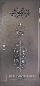Дверь металлическая «Дверь с ковкой №4» с внешней стороны Порошковое напыление