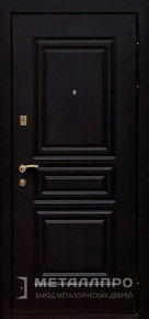 Фото №1 «МДФ дверь черная снаружи, белая внутри»