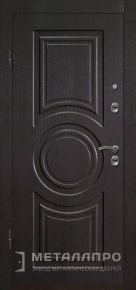 Фото №2 «Входная дверь МДФ для квартиры белая снаружи и чёрная внутри №376»