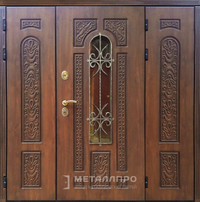 Дверь металлическая «Парадная дверь №384» с внешней стороны Массив дуба