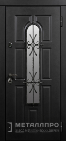 Фото внешней стороны двери «МеталлПро Входная утепленная дверь с МДФ со стеклом в частный дом» с отделкой МДФ ПВХ