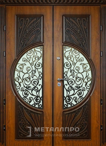 Дверь металлическая «Парадная дверь №104» с внешней стороны Массив дуба
