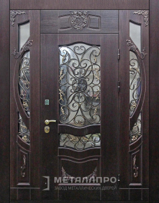 Дверь металлическая «Парадная дверь №365» с внешней стороны Массив дуба