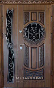 Дверь металлическая «Парадная дверь №118» с внешней стороны Массив дуба