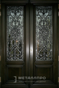 Дверь металлическая «Парадная дверь №12» с внешней стороны Массив дуба