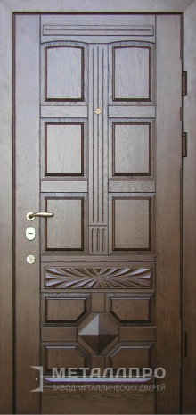 Фото внешней стороны двери «Парадная дверь №368» c отделкой Массив дуба