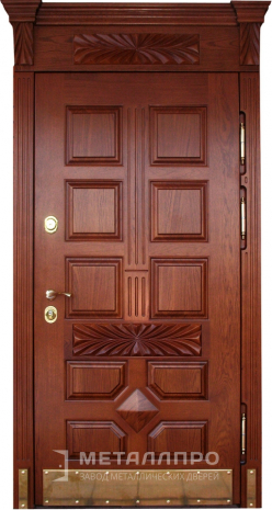 Фото внешней стороны двери «Парадная дверь №57» c отделкой Массив дуба