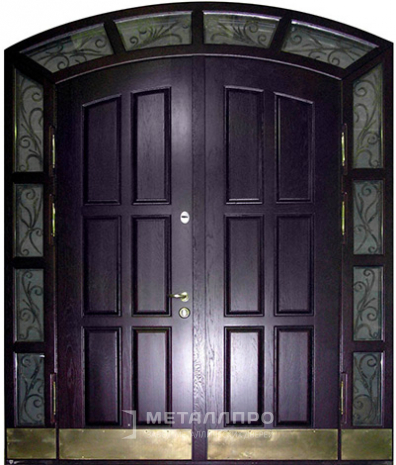 Фото внешней стороны двери «Парадная дверь №14» c отделкой Массив дуба