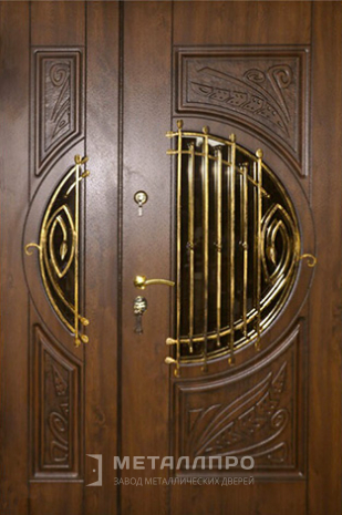 Фото внешней стороны двери «Парадная дверь №89» c отделкой Массив дуба