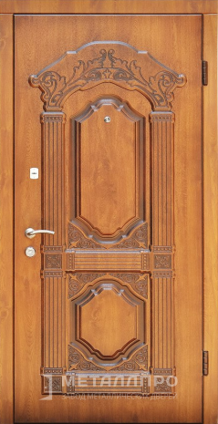 Фото внешней стороны двери «Парадная дверь №381» c отделкой Массив дуба