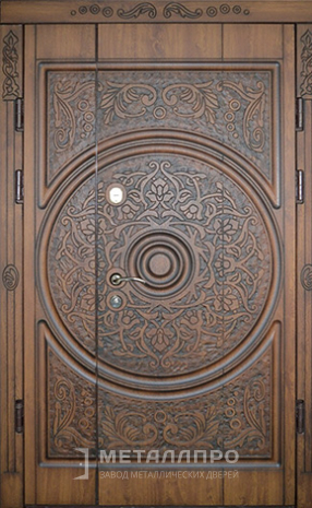 Фото внешней стороны двери «Парадная дверь №120» c отделкой Массив дуба