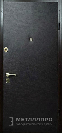 Фото внешней стороны двери «Винилискожа №1» c отделкой Винилискожа