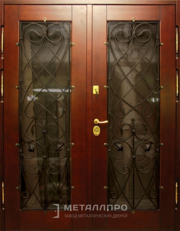 Фото внешней стороны двери «Парадная дверь №54» c отделкой Массив дуба