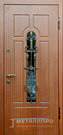 Фото внешней стороны двери «Дверь с ковкой №19» c отделкой МДФ ПВХ