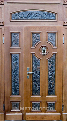 Фото внешней стороны двери «Парадная дверь №23» c отделкой Массив дуба
