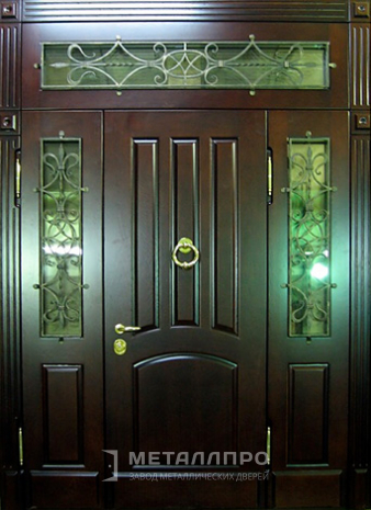 Фото внешней стороны двери «Парадная дверь №114» c отделкой Массив дуба