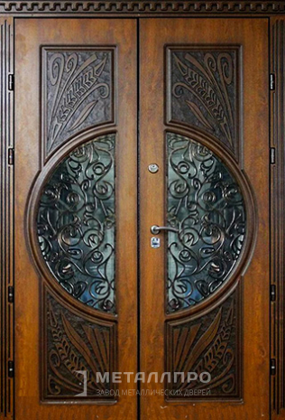 Фото внешней стороны двери «Парадная дверь №101» c отделкой Массив дуба