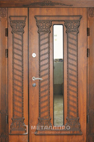 Фото внешней стороны двери «Парадная дверь №87» c отделкой Массив дуба