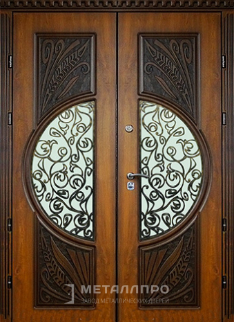 Фото внешней стороны двери «Парадная дверь №104» c отделкой Массив дуба