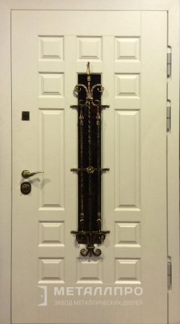 Фото внешней стороны двери «Парадная дверь №378» c отделкой Массив дуба
