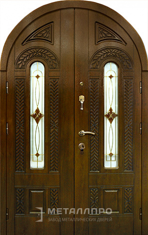 Фото внешней стороны двери «Парадная дверь №69» c отделкой Массив дуба