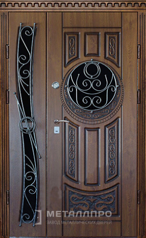 Фото внешней стороны двери «Парадная дверь №118» c отделкой Массив дуба