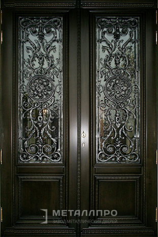 Фото внешней стороны двери «Парадная дверь №12» c отделкой Массив дуба