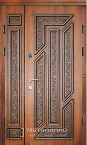 Фото внешней стороны двери «Парадная дверь №95» c отделкой Массив дуба