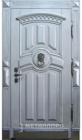 Фото внешней стороны двери «Парадная дверь №22» c отделкой Массив дуба