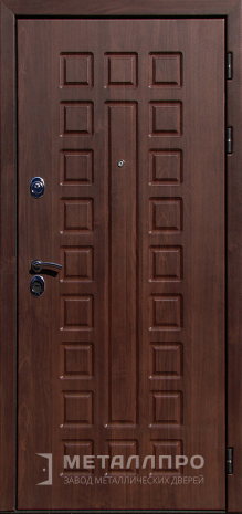 Фото внешней стороны двери «Двухконтурная железная дверь с МДФ и зеркалом (светлая сторона)» c отделкой МДФ ПВХ